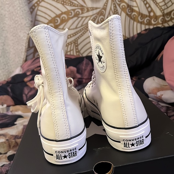 Brand new converse - Picture 3 of 4